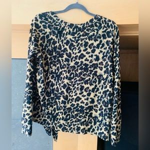 Womans top, size medium